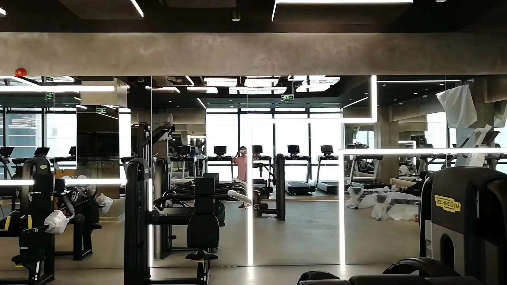 led linear light project in fitness center 1