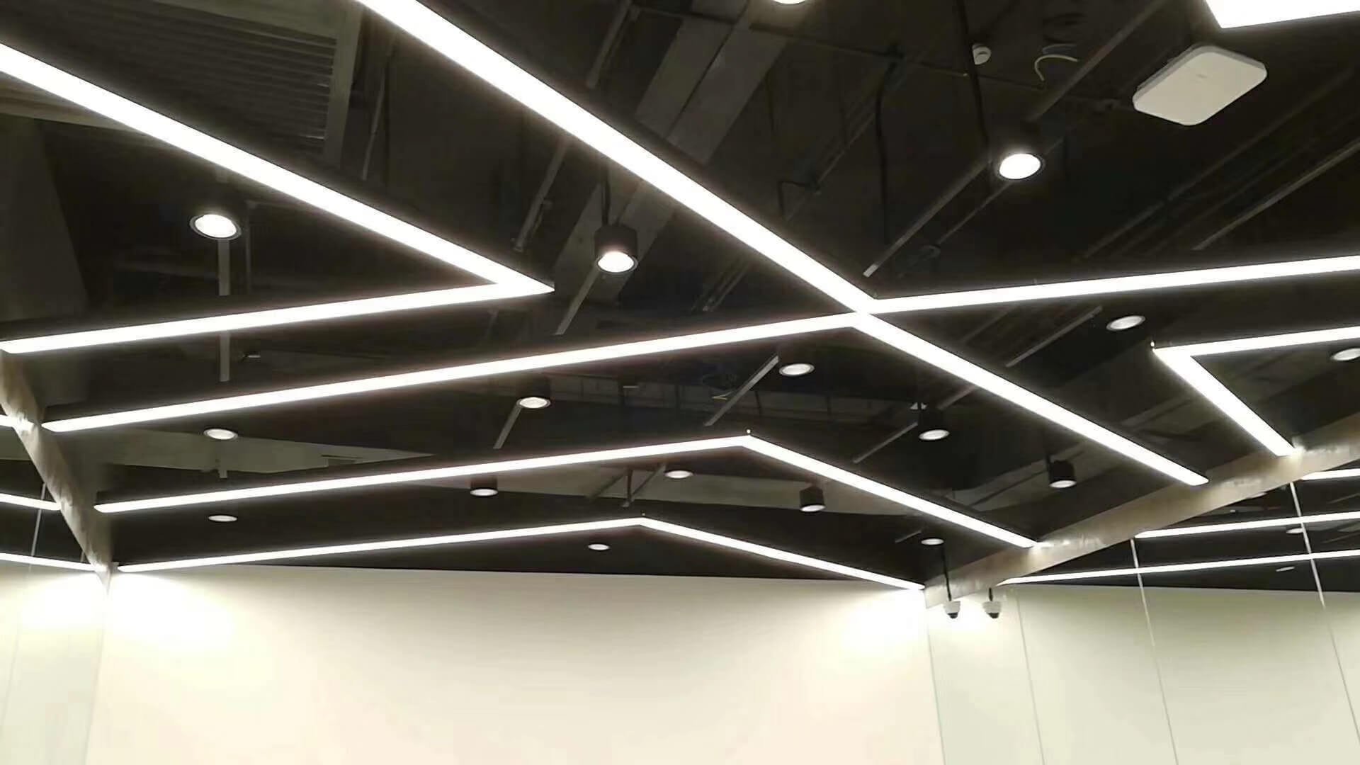 led linear light project in fitness center 2