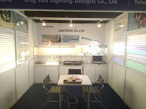 lighting-show-for--led-strip-light-supplier-led-tape-light-manuafcturer-led-aluminum-profile-wholesaleled-extrusion-supplierled-linear-light-customer-and-supplier-meeting-lightstec-7