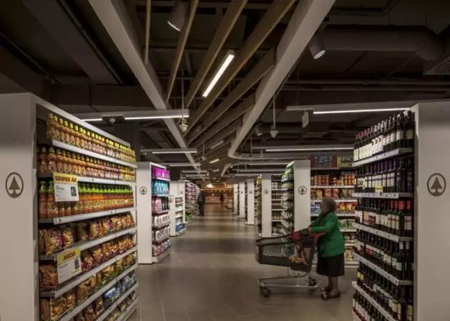 led linear light use in supermarket 4