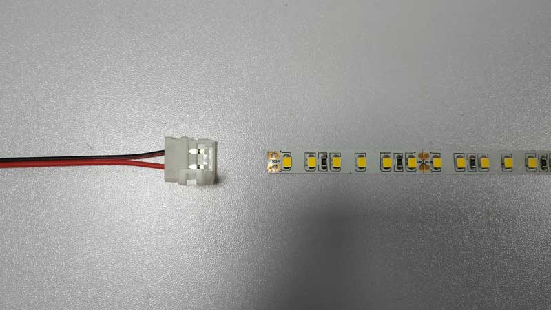 4.connector-and-strip-light