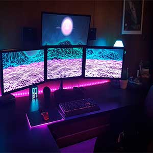 LED-strip-light-ideas-computer-desk-light
