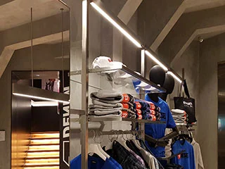led-linear-light-using-in-clothes-shop