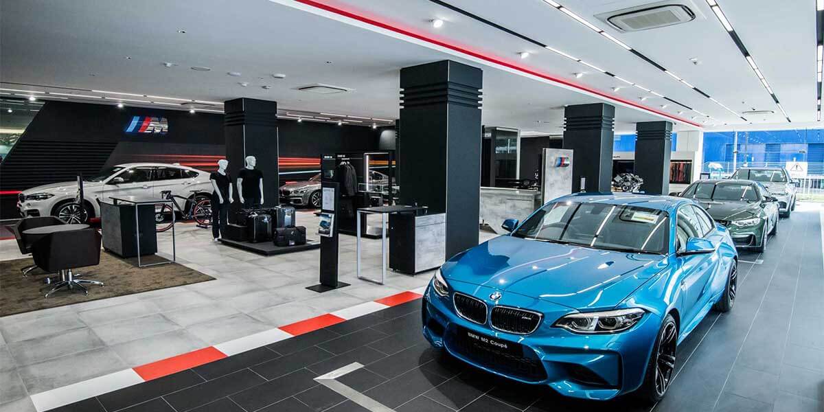 BMW-SHOWROOM-NEW-CAR-LED-LINEAR-LIGHT