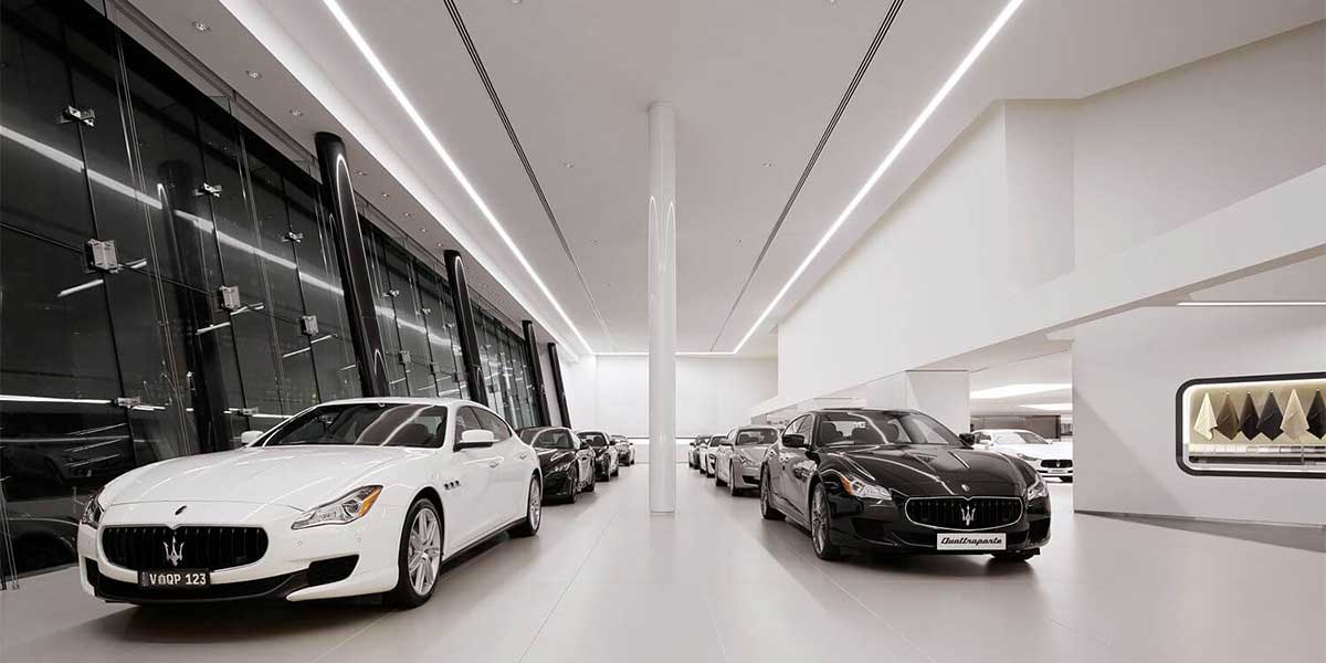 Maserati-showroom-lumière-linéaire-led