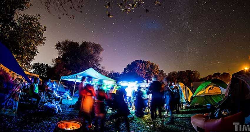 Éclairage de camping et de bateau à l'aide d'une bande lumineuse à led