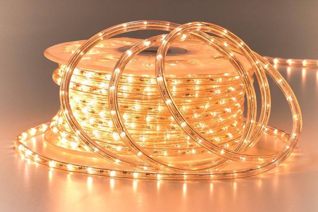 What are the differences between led strip lights and led rope lights?
