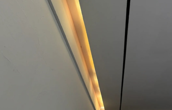 不均一な LED ストリップ照明